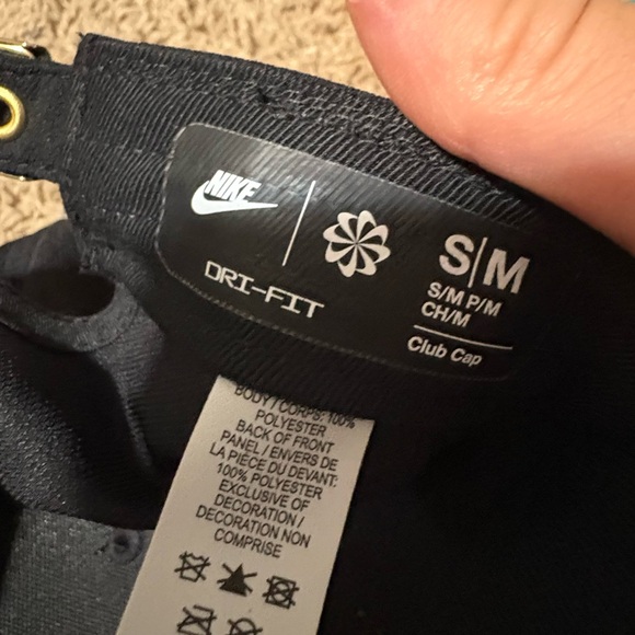 NIKE women’s hat set - Picture 4 of 4